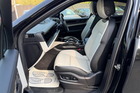 Porsche Cayenne V6 E-HYBRID BLACK EDITION -MATRIX LEDS -360 CAMS -WHITE LEATHER INTERIOR 27