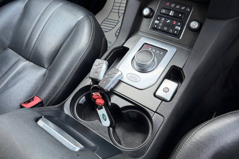 Land Rover Discovery SDV6 SE TECH - 11 SERVICES RECORDED INC CAMBELT CHANGE 10