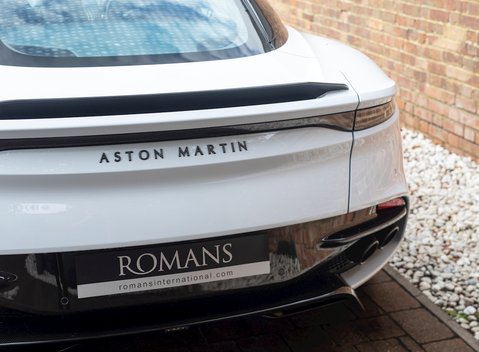 Aston Martin DBS Superleggera 23