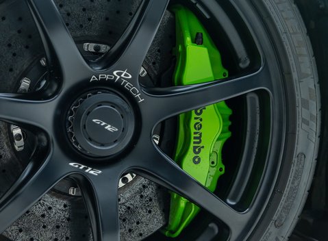 Aston Martin Vantage GT12 31