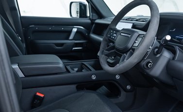Land Rover Defender 110 V8 CARPATHIAN EDITION 14