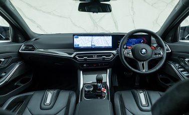 BMW M3 COMPETITION M XDRIVE TOURING 23