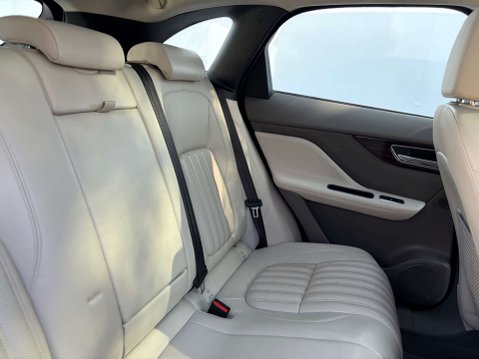Jaguar F-Pace 2.0 F-PACE Portfolio AWD D Auto 4WD 5dr 28
