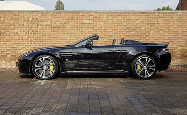 Aston Martin V12 Vantage Roadster 17