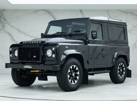 Land Rover Defender 90 XS 1
