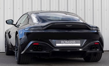 Aston Martin V8 Vantage 3