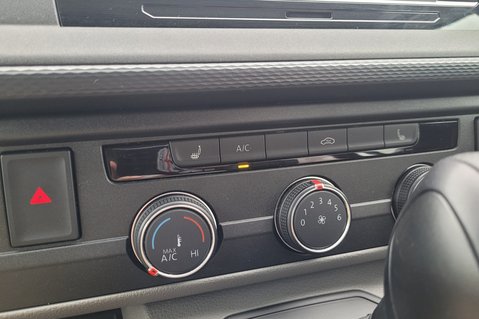 Volkswagen Transporter T6.1 T28 TDI P/V HIGHLINE 33