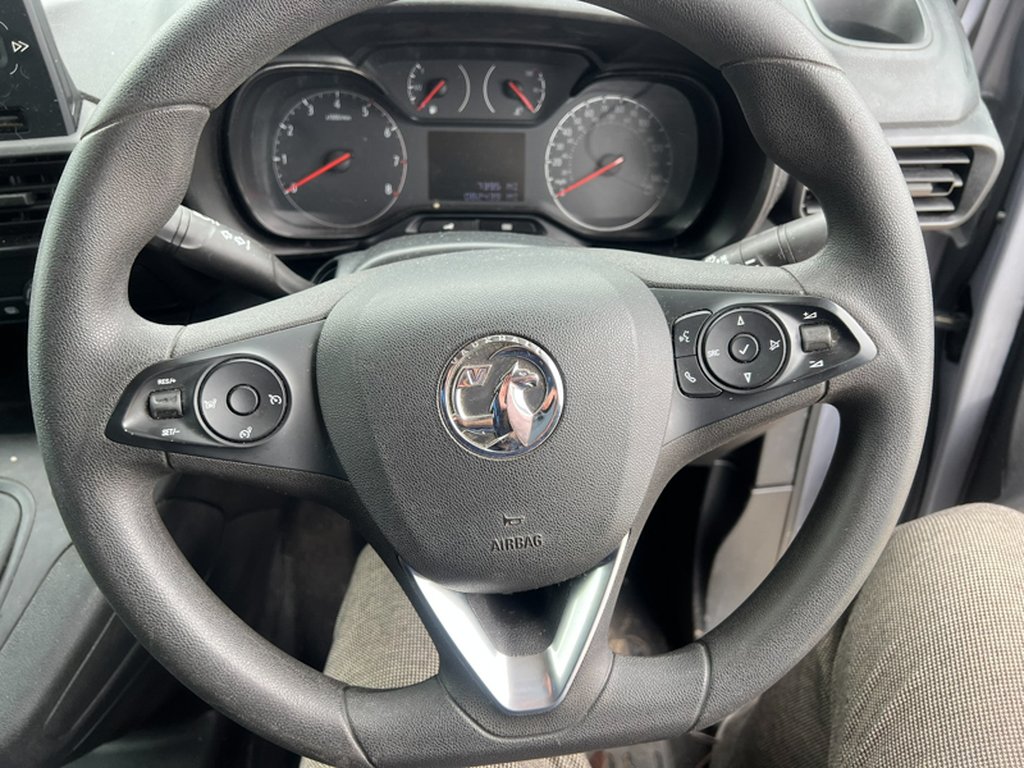 2020 Vauxhall ComboLWB L2H1 Low Roof Sportive 2300 Air Con Sensors Tow Bar Euro 6 NO VAT — thumbnail 33 of 51