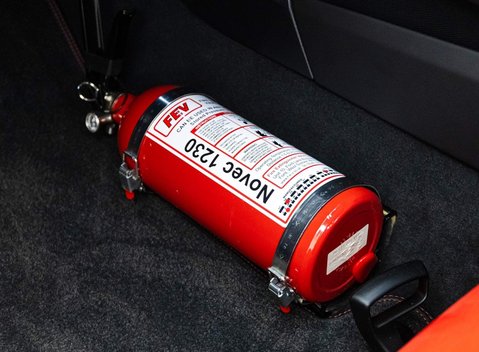 Porsche 911 GT2 RS (991) 13