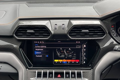 Lamborghini Urus V8 - ORANGE -AKRAPOVIC EXHAUST -PAN ROOF -B&O-MASSAGE SEATS-BLIND SPOT -ACC 55