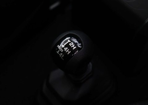 Suzuki Jimny SZ5 4X4 32