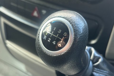 Mercedes-Benz Sprinter 319 V6 Cdi Lwb Hr Panel Van - Air Con / Twin Side Doors / Rear Camera 35