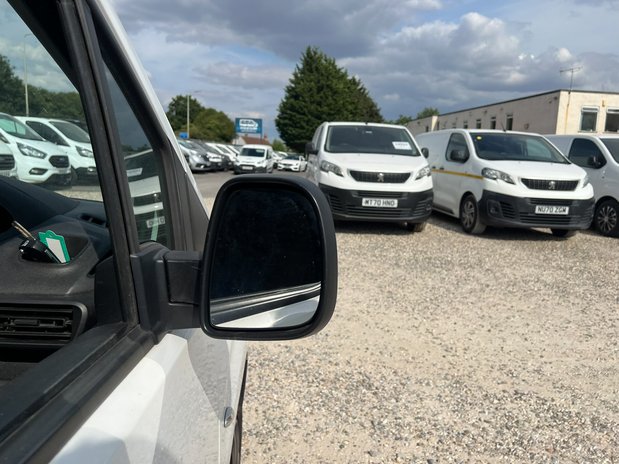 Peugeot Partner SWB (SOLD) L1H1 Low Roof Professional Air Con Sensors Cam EURO 6 NO VAT 17