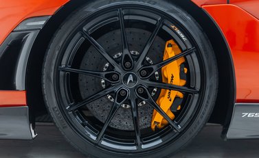 McLaren 765LT Spider 35