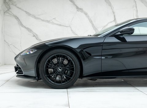 Aston Martin Vantage V8 40