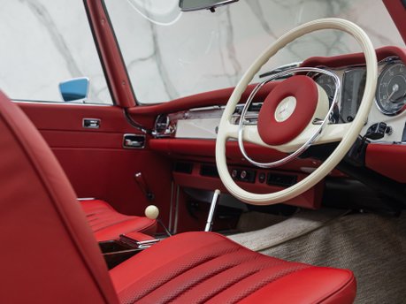 Mercedes-Benz 280 SL W113 Pagoda 