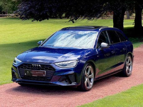 Audi A4 AVANT TFSI S LINE BLACK EDITION MHEV 19