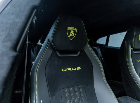 Lamborghini Urus PERFORMANTE 21