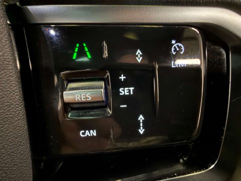 Land Rover Range Rover Evoque 2.0 Range Rover Evoque R-Dynamic SE D MHEV Auto 4WD 5dr 16