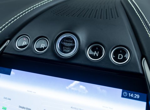 Aston Martin DBX 707 23