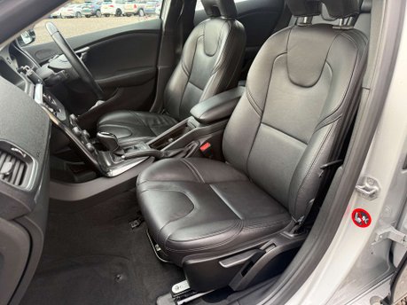 Volvo V40 1.6 V40 SE Luxury D2 Auto 5dr 17