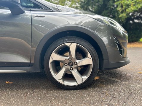 Ford Fiesta ACTIVE X 32