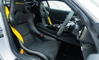 Mercedes-Benz AMG GT R 14