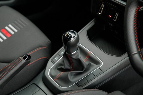 SEAT Ibiza TSI FR 33