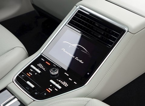 Porsche Panamera Turbo 14