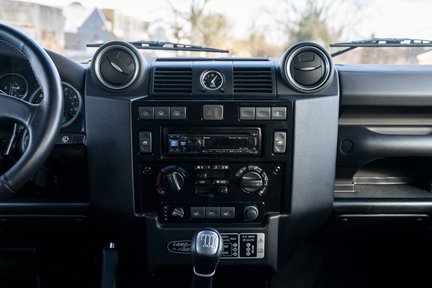 Land Rover Defender 110 Adventure 20