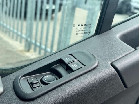 Renault Master 2.3 dCi 35 Business+ Panel Van 4dr Diesel Manual FWD LWB Medium Roof Euro 6 15