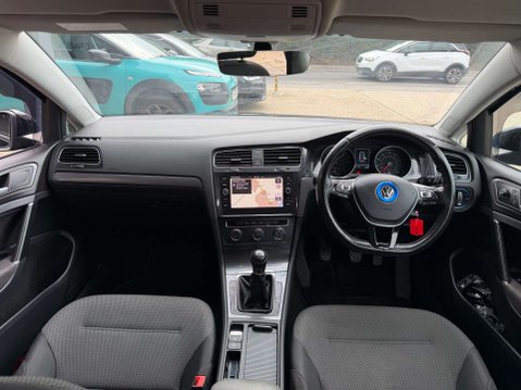 Volkswagen Golf 2.0 Golf SE Nav TDI BlueMotion Technology 5dr 15