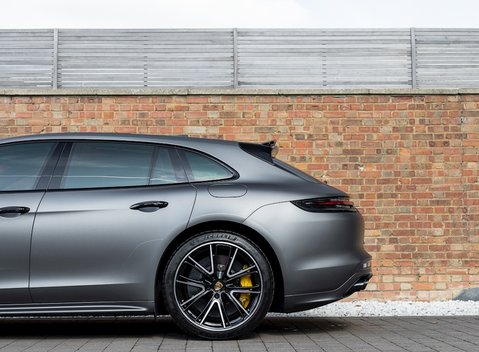 Porsche Panamera Turbo S E-Hybrid Sport Turismo 31