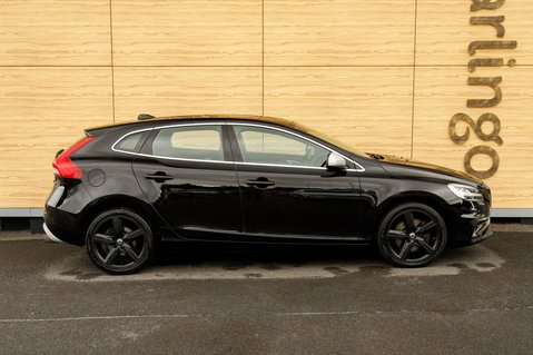Volvo V40 T2 R-DESIGN NAV PLUS 12