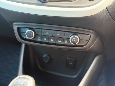 Vauxhall Crossland X 1.2 Griffin Euro 6 (s/s) 5dr 16