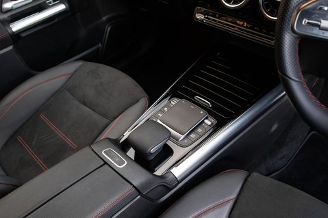 Mercedes-Benz GLA Class GLA 200 AMG LINE EXECUTIVE 33