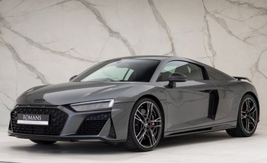 Audi R8 V10 Performance Carbon Black 1