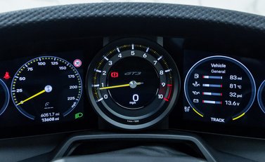 Porsche 911 GT3 TOURING (992) 17