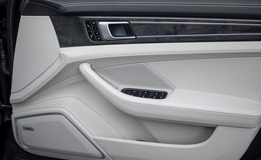 Porsche Panamera Turbo S E-Hybrid 22