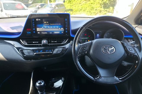 Toyota C-HR DYNAMIC.. 9 MAIN DEALER SERVICES.. STUNNING EXAMPLE 13