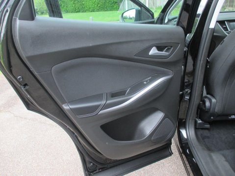 Vauxhall Grandland X 1.2 Turbo SE Euro 6 (s/s) 5dr 45