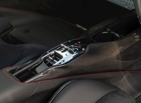 Ferrari SF90 Stradale 19