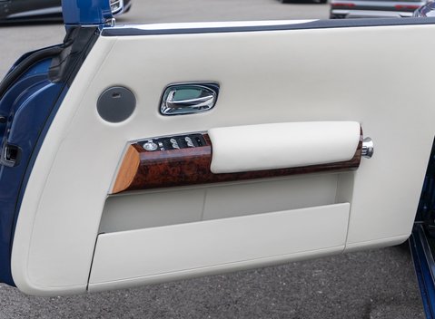 Rolls-Royce Phantom Drophead Coupe 25