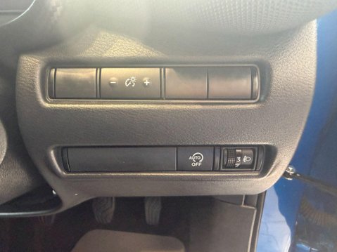 Nissan Juke 1.0 DIG-T N-Connecta Euro 6 (s/s) 5dr 21