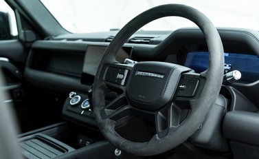 Land Rover Defender 110 V8 9