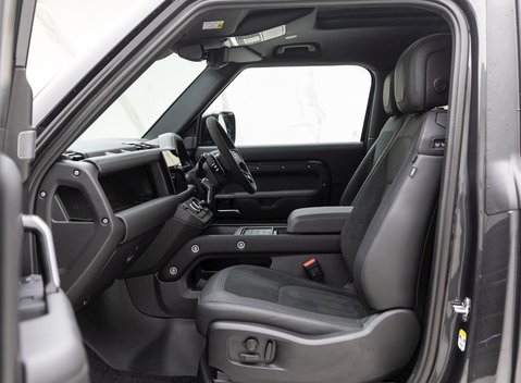 Land Rover Defender 90 V8 Carpathian Edition 13