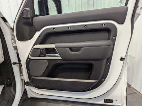 Land Rover Defender 2.0 Defender SE D Auto 4WD 5dr 52