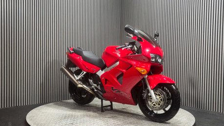 Honda VFR 2001 ONLY 13K FUEL INJECTED NON VTEC 1 OWNER NEW MOT 800CC 6