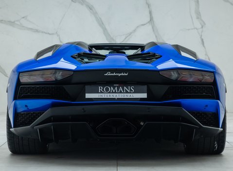 Lamborghini Aventador S LP 740-4 ROADSTER 11