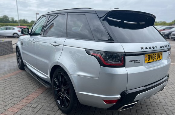 Land Rover Range Rover Sport HSE DYNAMIC AUTO P400e PETROL HYBRID PAN ROOF 9